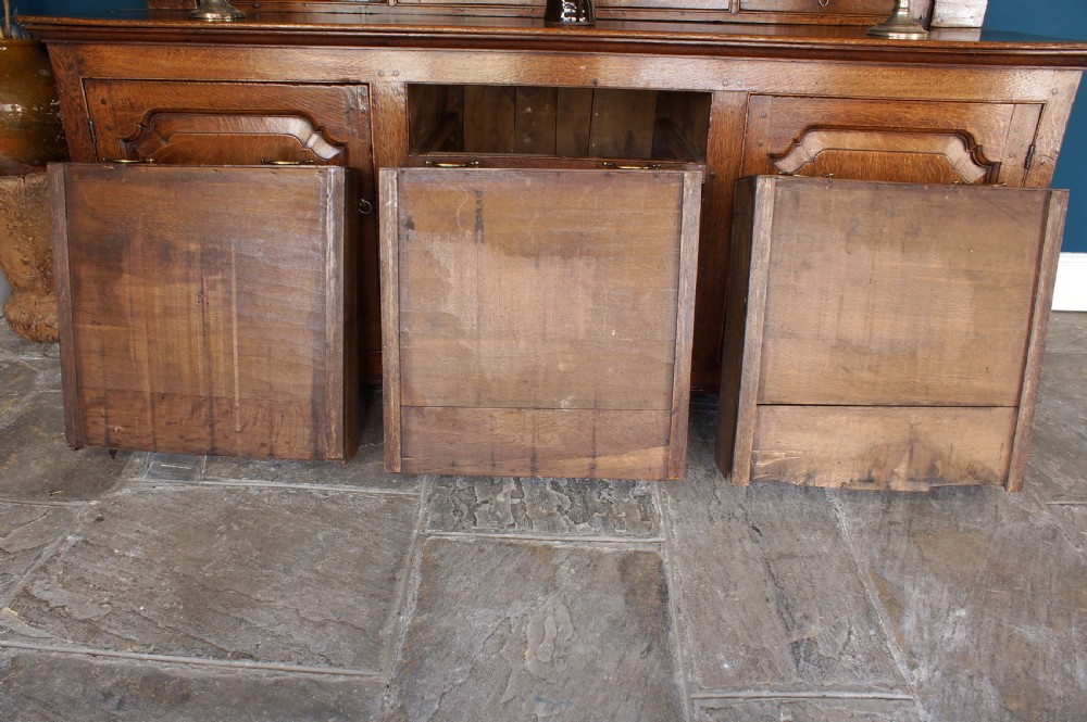 18th Century Oak Dresser And Rack. View VI