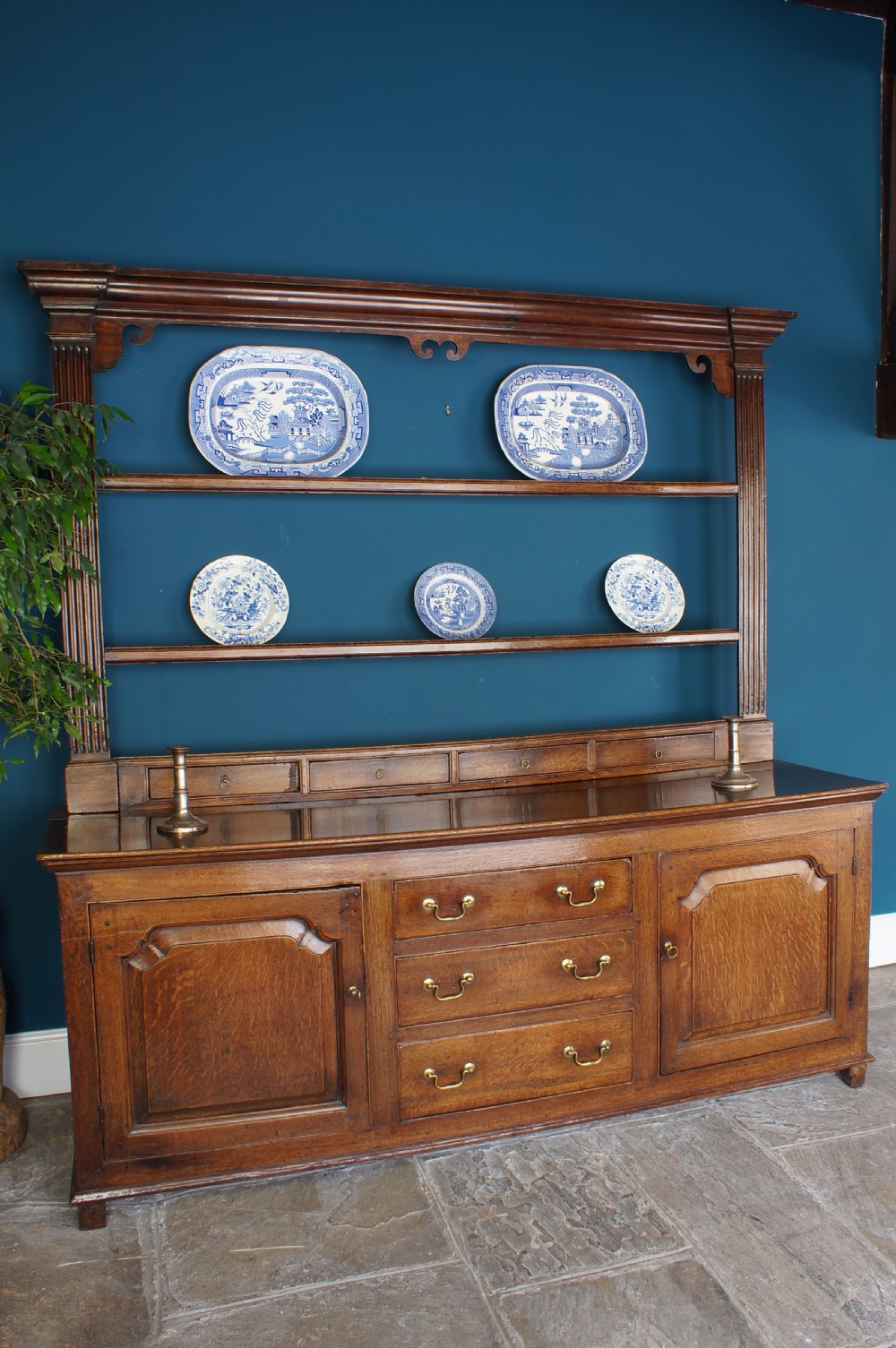18th Century Oak Dresser And Rack. View XI
