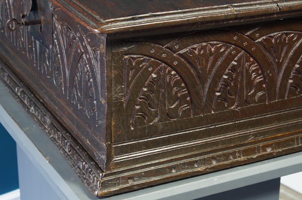 Early 17th century oak bible box. View X