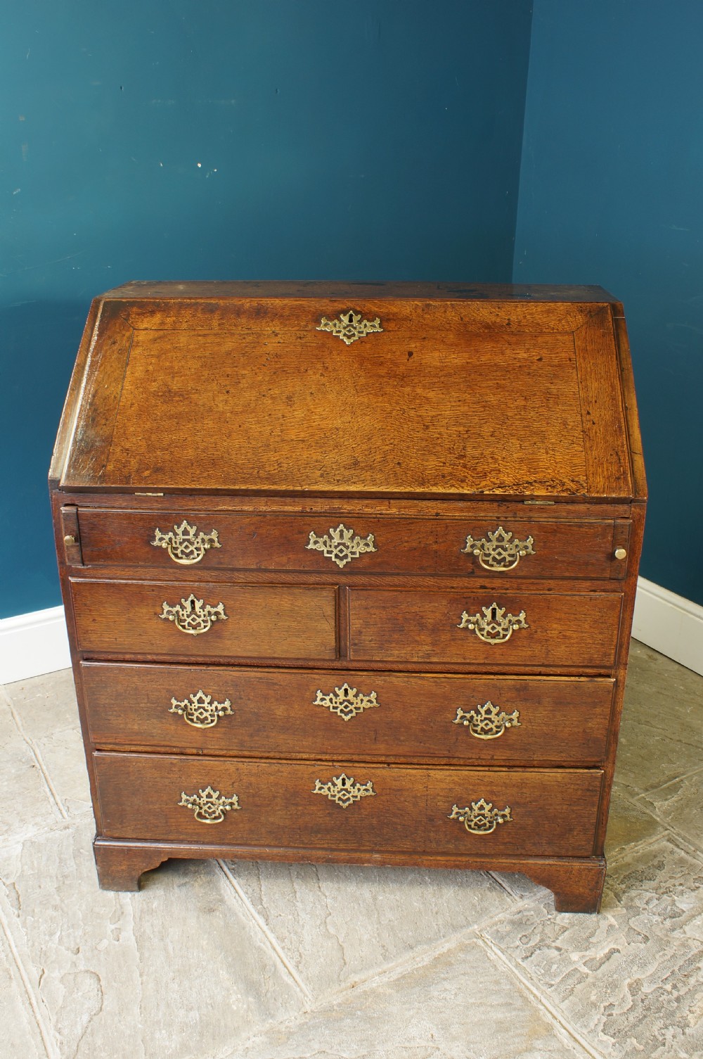 18th Century Oak Bureau. View XIV