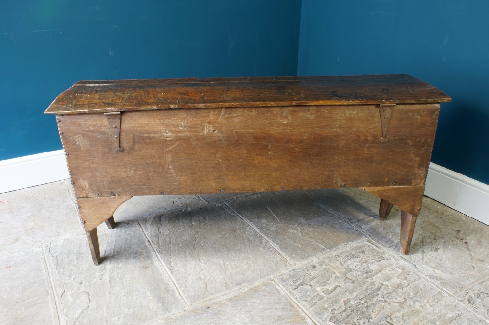 Early 17th Century Oak coffer. View IV