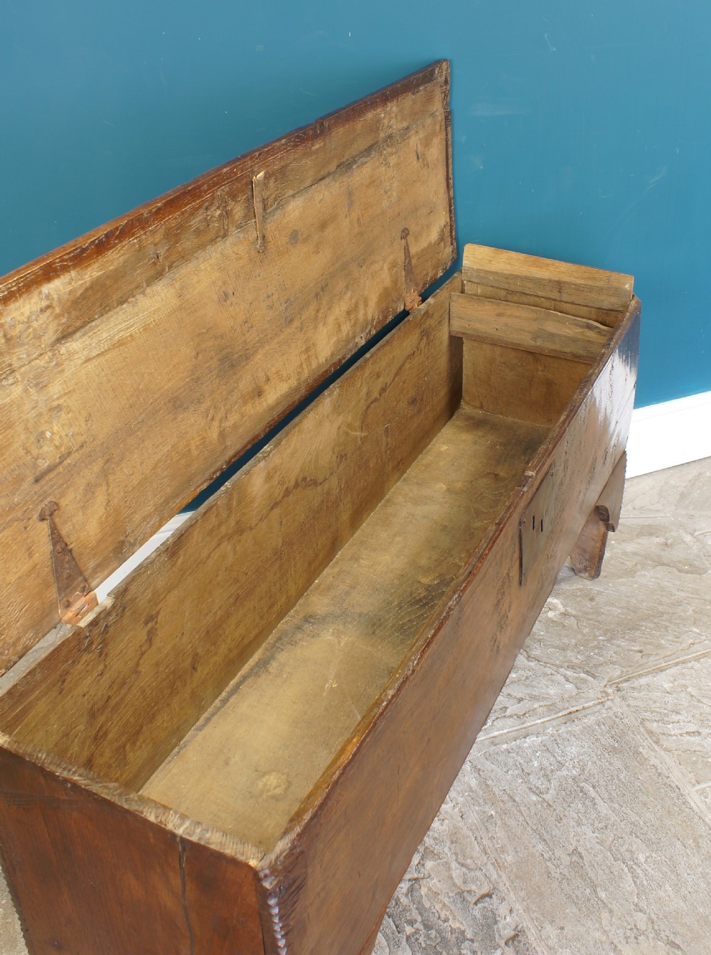 Early 17th Century Oak coffer. View IX