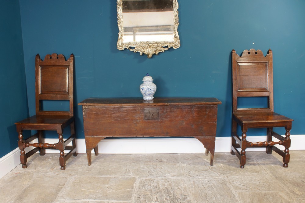 Early 17th Century Oak coffer. View XI