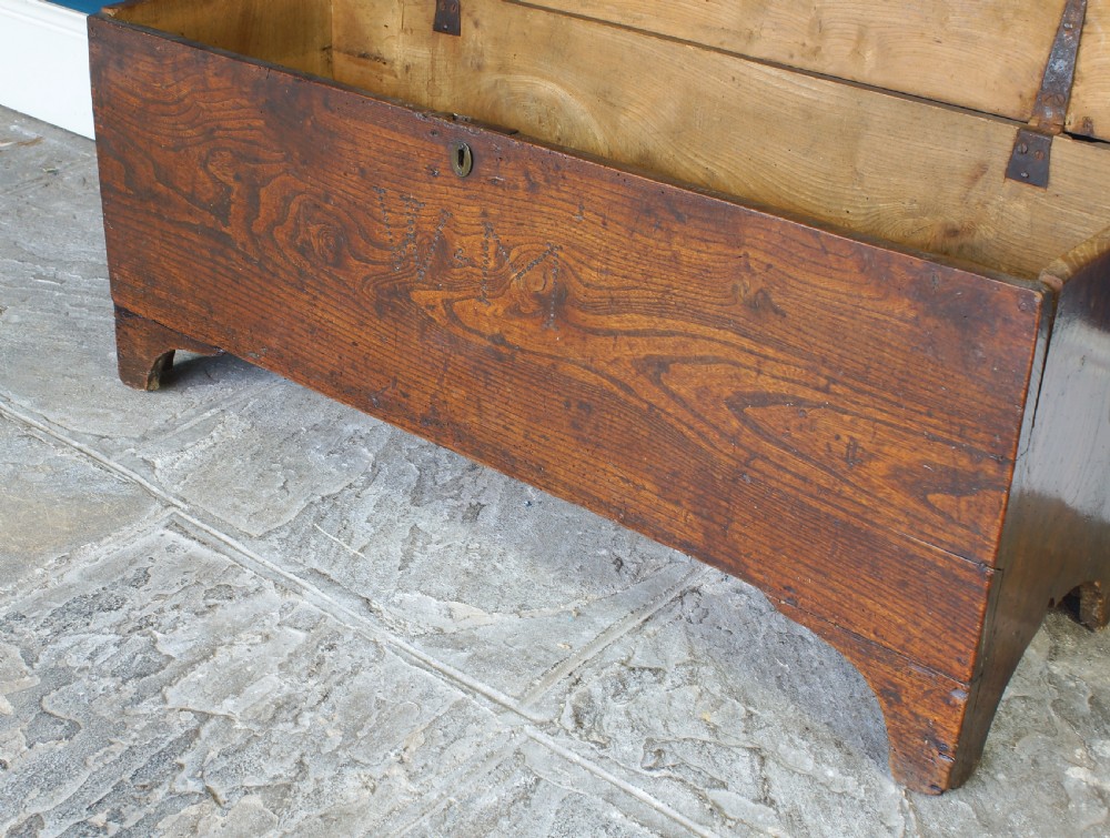 Small Georgian Elm Coffer. View VI