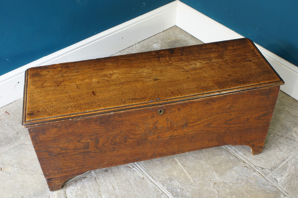 Small Georgian Elm Coffer. View XII
