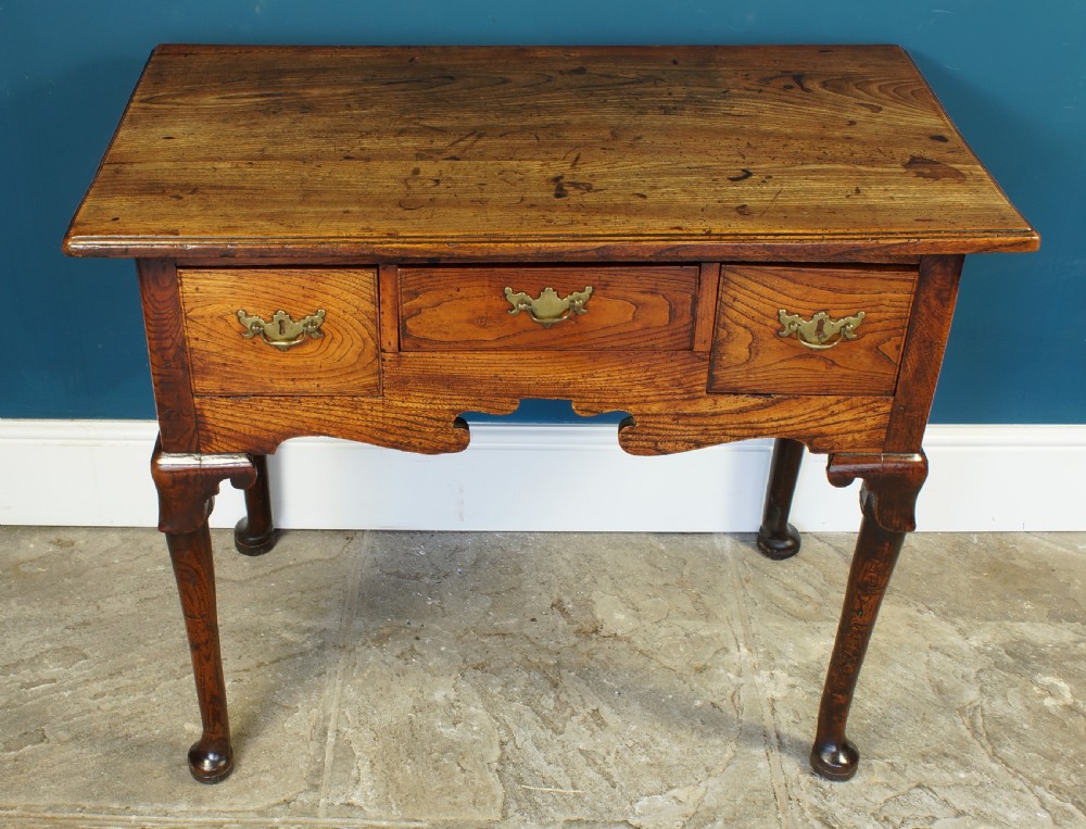 18th Century Elm and Oak Lowboy. View IV