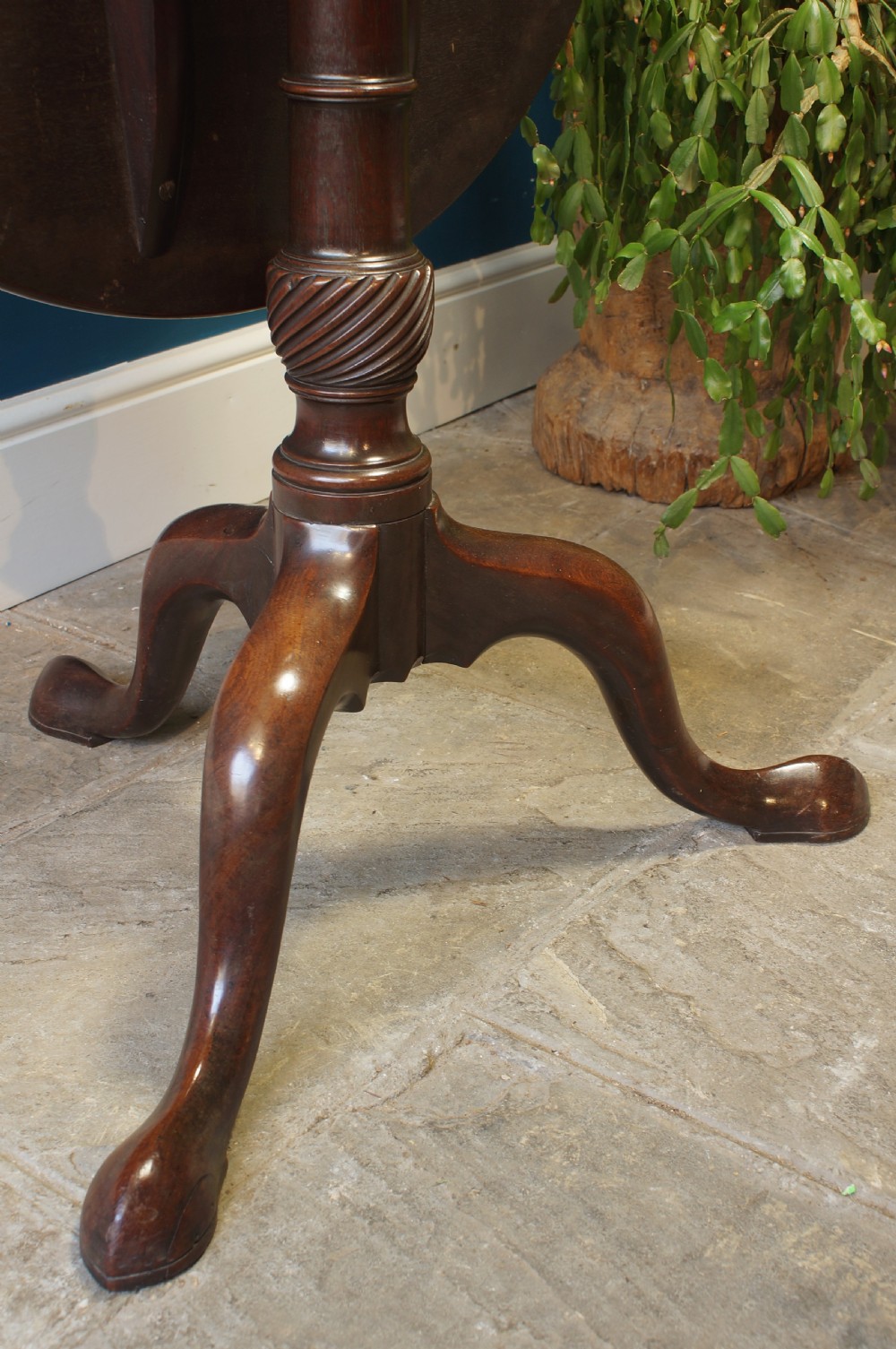 A fine 18th Century Mahogany Tripod Table. View XX