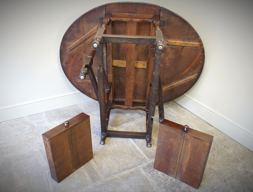 Late 17th Century Oak Gateleg Dining Table. View VIII
