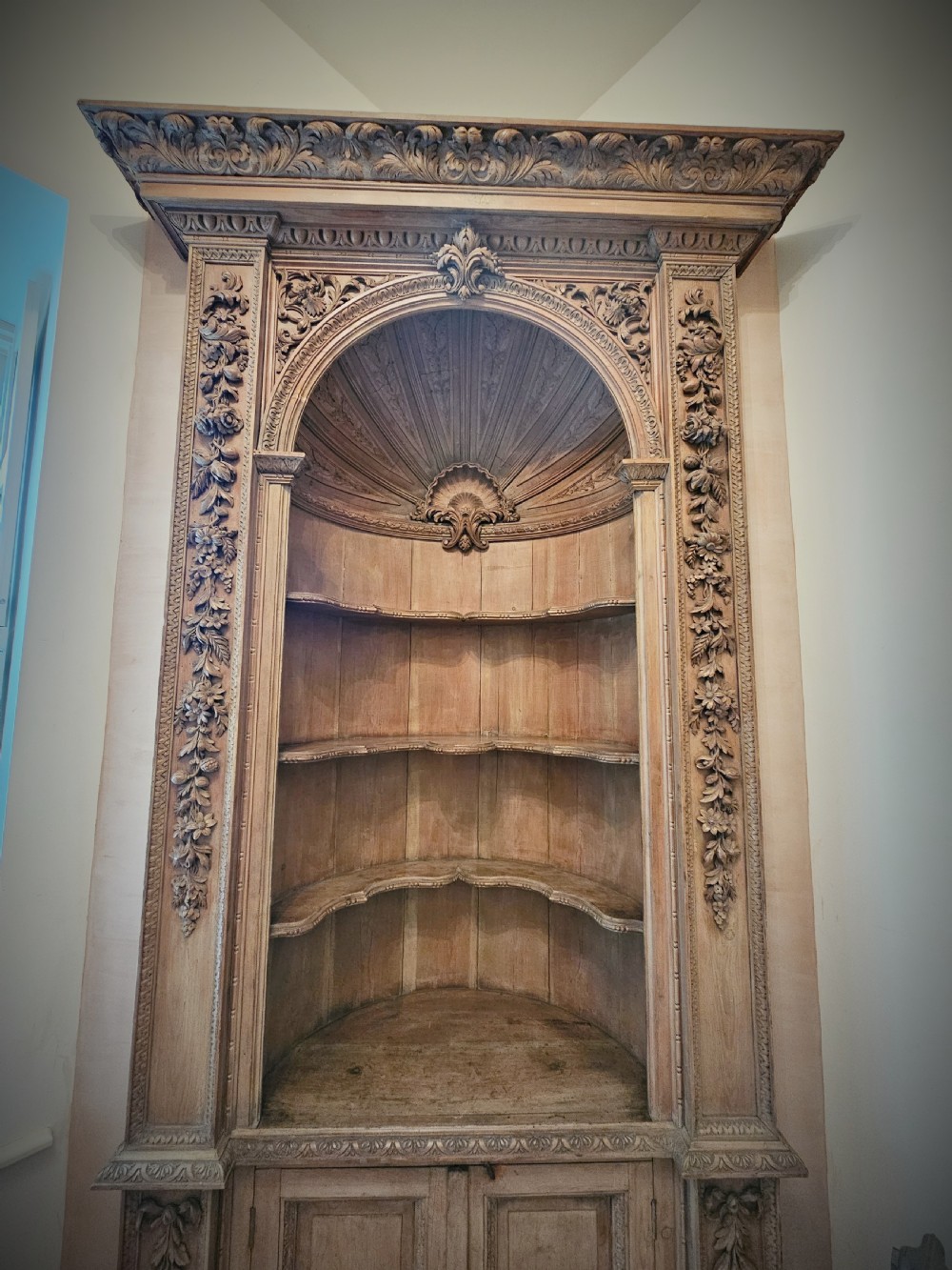 Impressive pair of Georgian carved pine open corner cabinets. View III