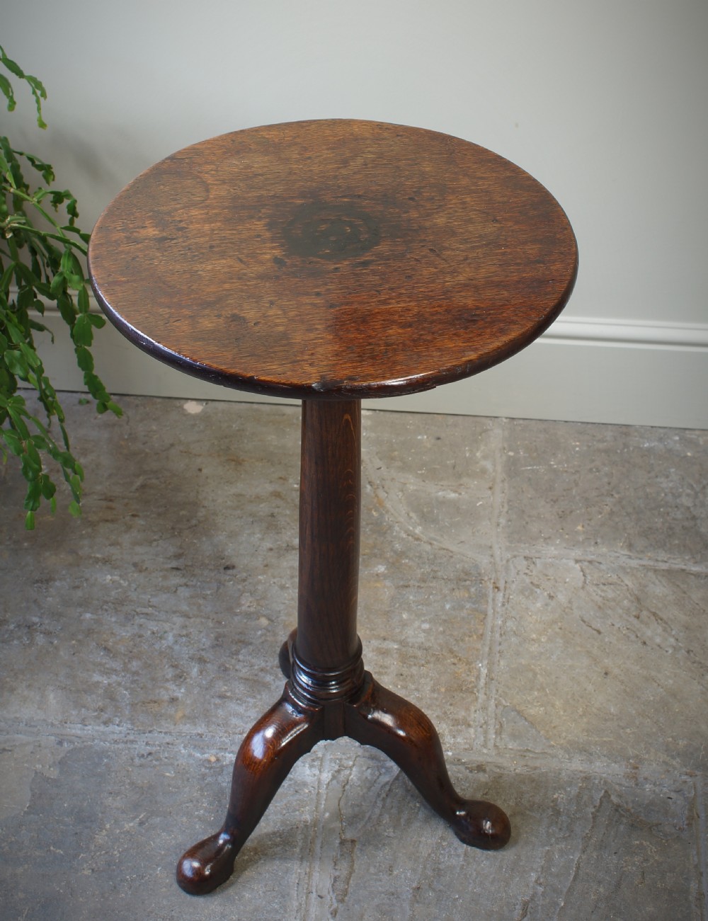 Small 18th Century Oak tripod table.