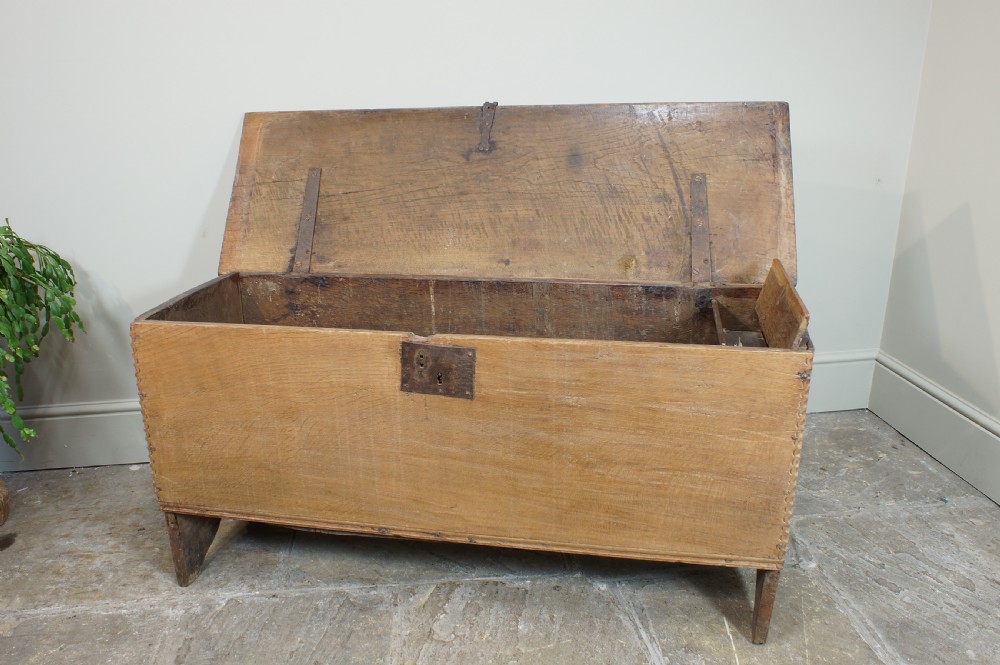 17th Century Planked Coffer. View VIII