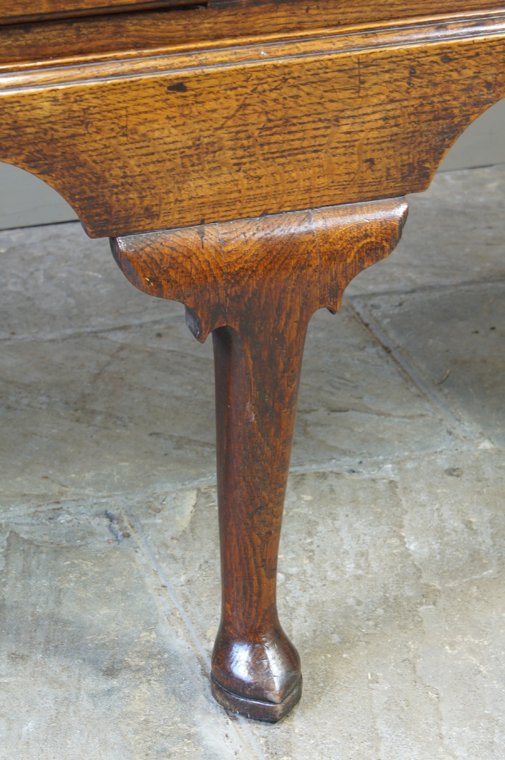 An 18th Century Oak Four Drawer Dresser Base. View XVIII