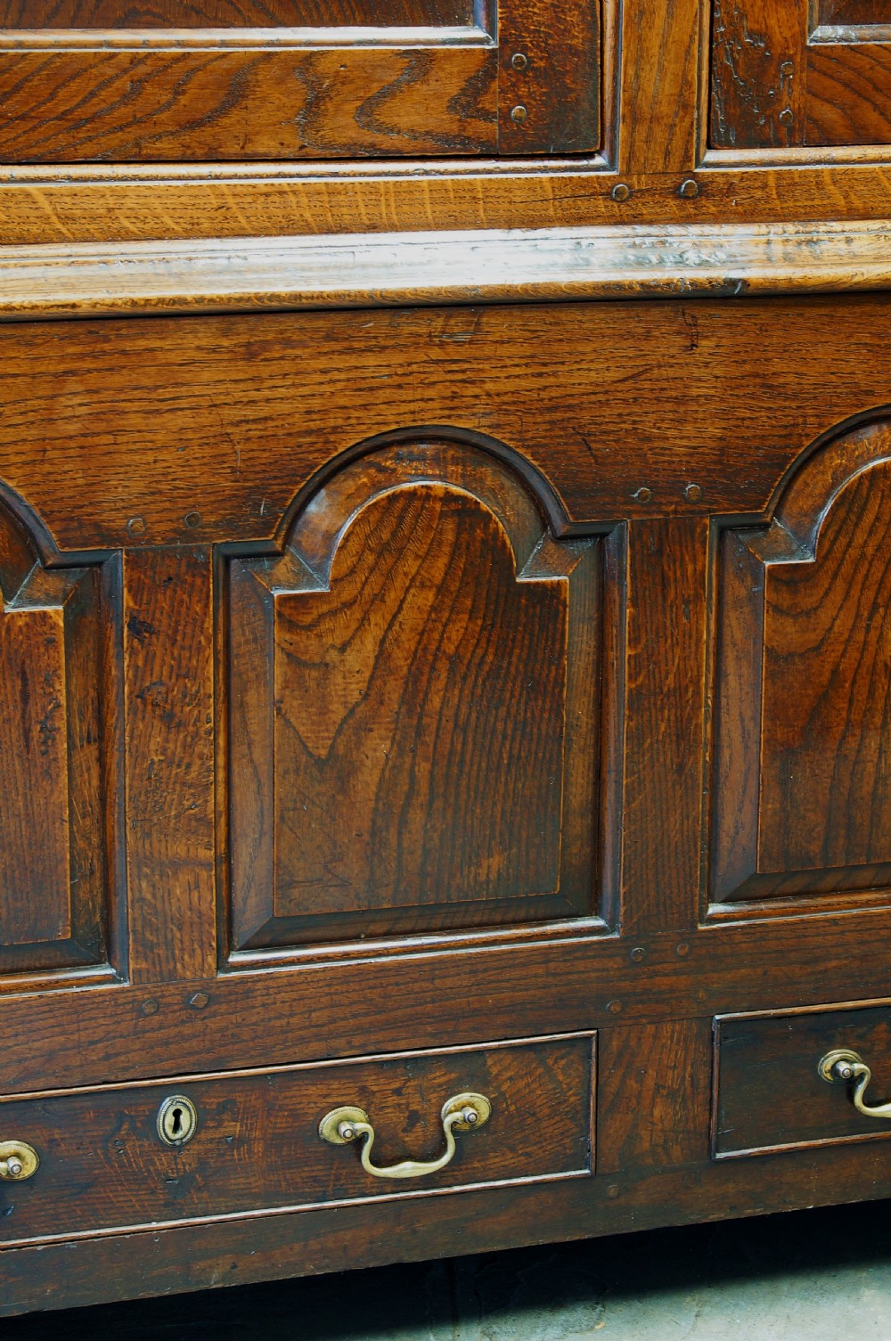  18th Century Welsh Oak Press Cupboard. View VIII