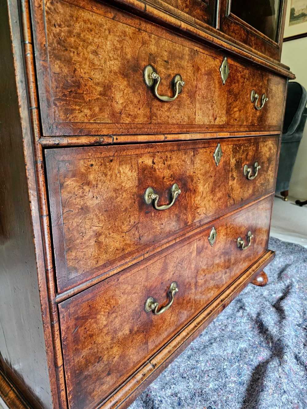 A Rare 17th Century William And Mary Burl Walnut Cabinet On Chest, Circa 1690 View IX