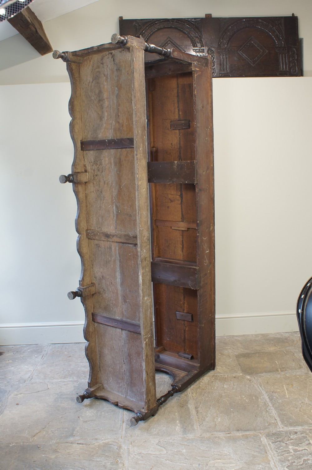 Early 18th Century Oak Dresser Base. View XIV