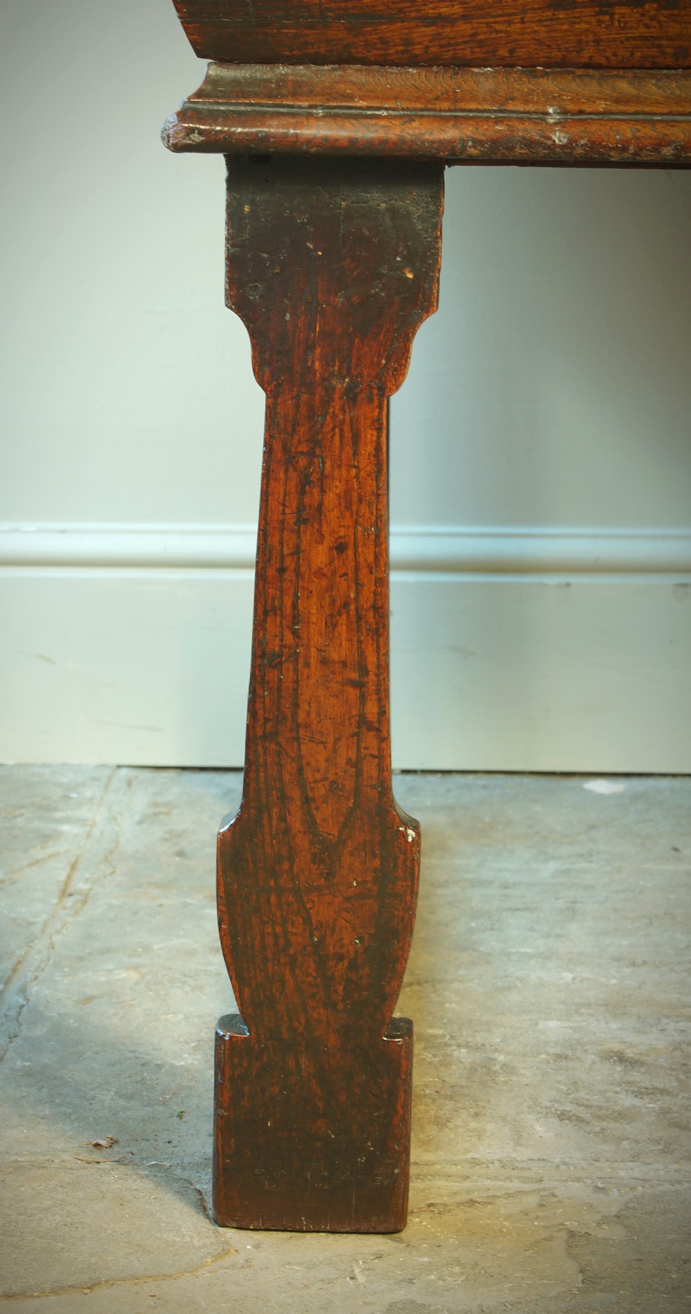A Rare Late 17th Century Elm Dresser. View VI