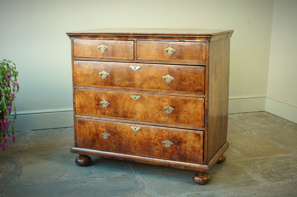 Early 18th Century Walnut Chest Of Drawers View IV
