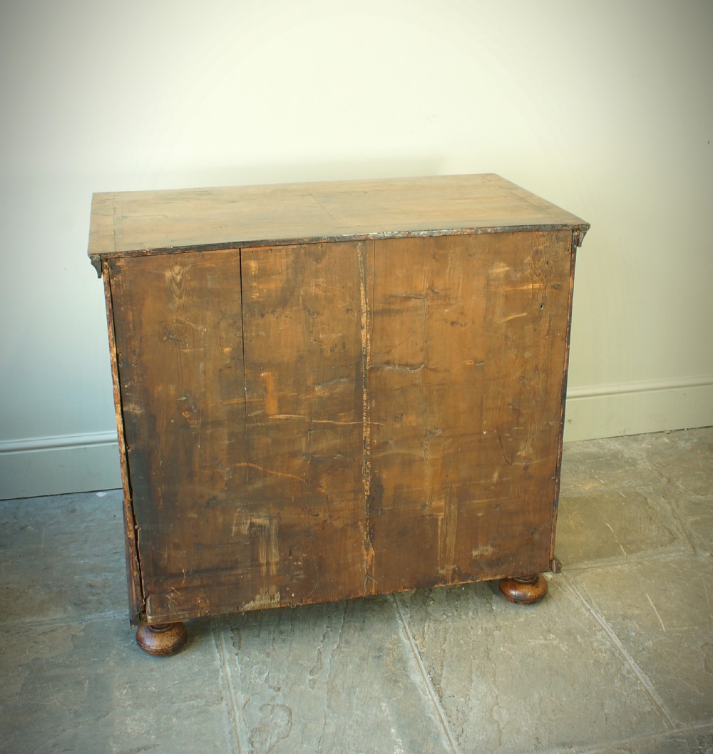 Early 18th Century Walnut Chest Of Drawers View VIII