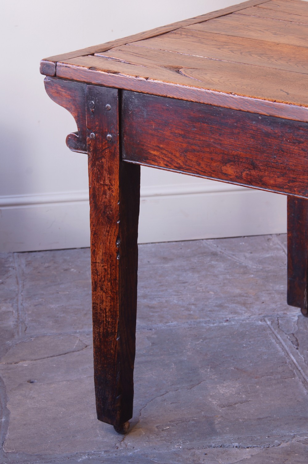 English 18th Century Oak Farmhouse Dining Table View III