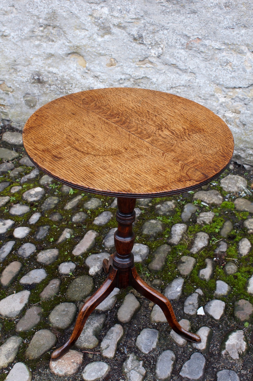 A Small  Georgian Oak Tripod Lamp / Wine Table View IV