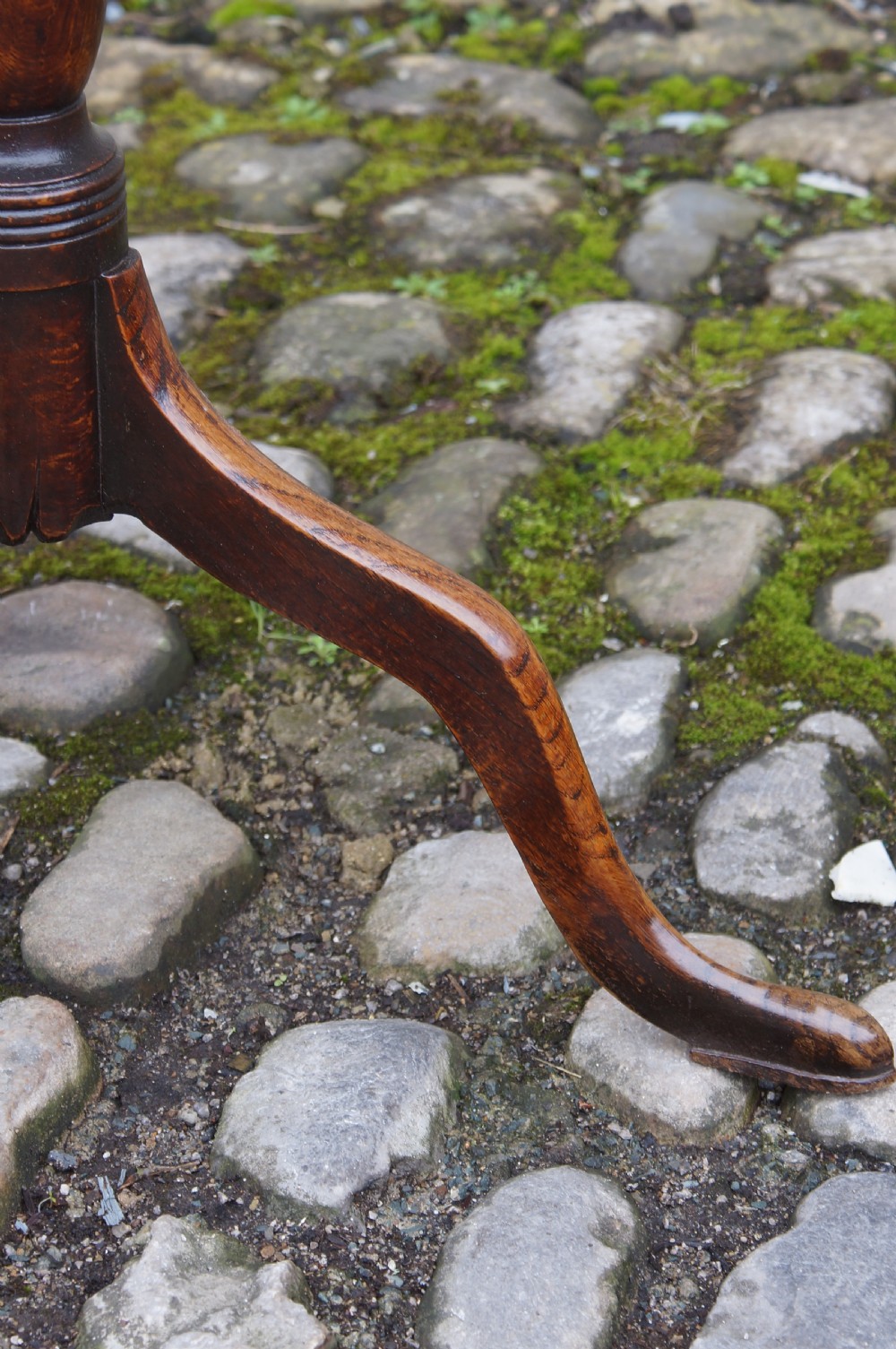 A Small  Georgian Oak Tripod Lamp / Wine Table View V