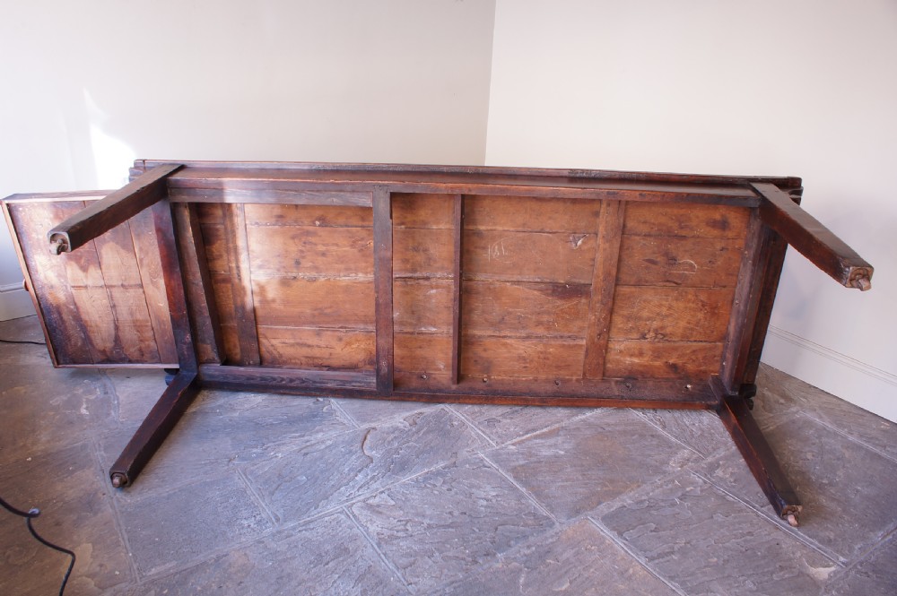 English 18th Century Oak Farmhouse Dining Table View IX