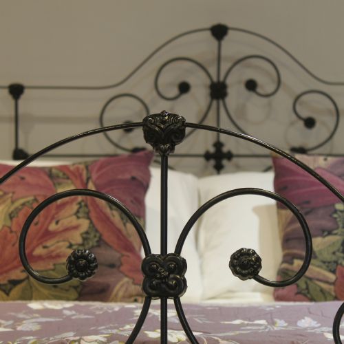 fig 2. King Size Cast Iron Antique Bed in Black