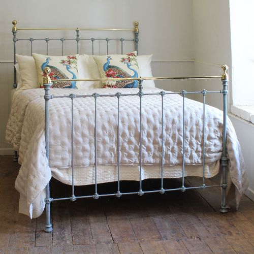 Double Antique Bed in Black