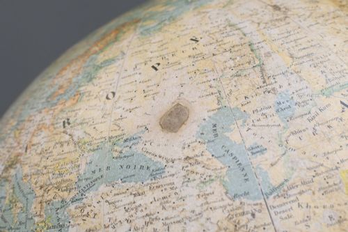 LARGE TERRESTRIAL GLOBE - ADDITIONAL PHOTO 2