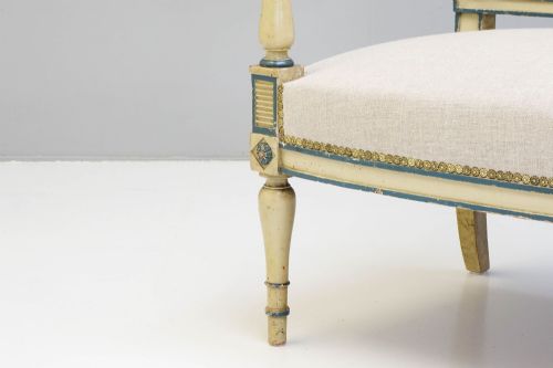 TWO SEAT SETTEE - ADDITIONAL PHOTO 6