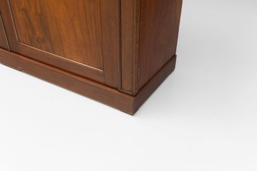 LARGE TWO DOOR CUPBOARD - ADDITIONAL PHOTO 5