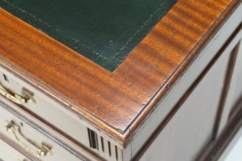 MAHOGANY PEDESTAL DESK - ADDITIONAL PHOTO 5