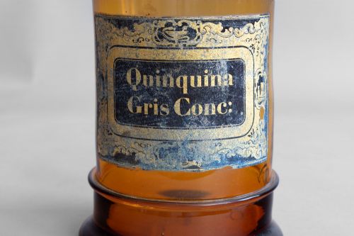 PAIR OF FRENCH AMBER GLASS APOTHECARY JARS - ADDITIONAL PHOTO 3