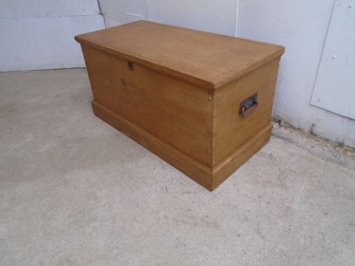 A Mint Clean Antique / Old Pine Waxed Blanket Box /Tv Stand