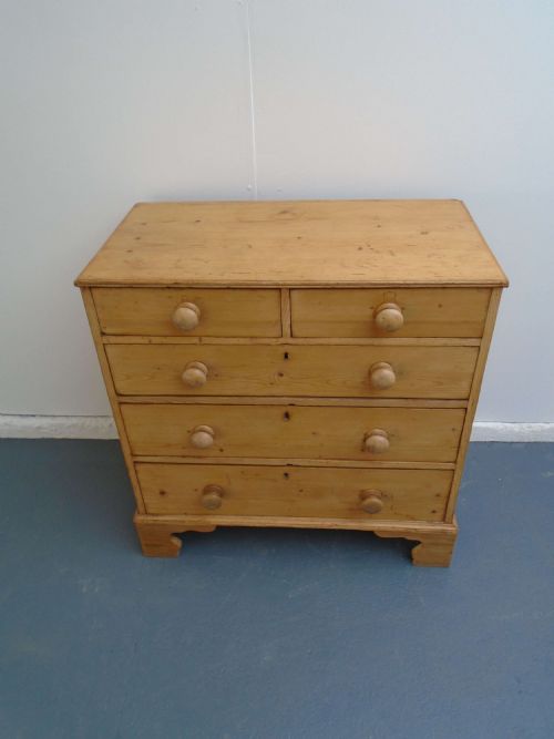 fig 1. A Cracking Small Georgian Antique Pine Waxed 5 Drawer Chest of Drawers