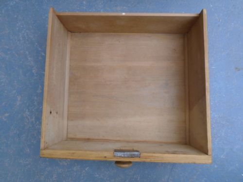A FANTASTIC WIDE VICTORIAN ANTIQUE PINE WAXED 4 DRAWER CHEST OF DRAWERS - ADDITIONAL PHOTO 8