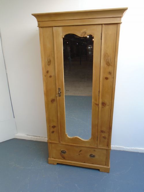 A WAXED PRETTY VICTORIAN ANTIQUEOLD PINE 1 DOOR 1 PIECE CHILD'S HALL WARDROBE - ADDITIONAL PHOTO 5