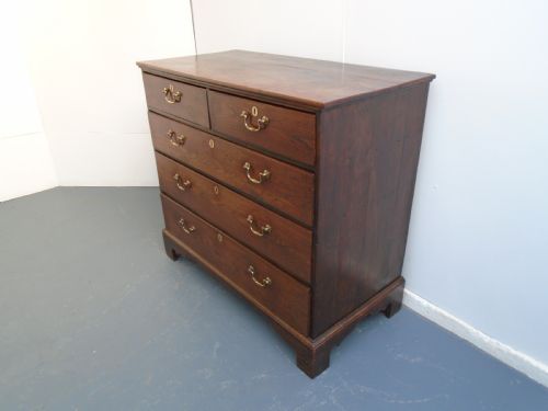 A Lovely Welsh Oak & Fruitwood Georgian 5 Drawer Chest of Drawers