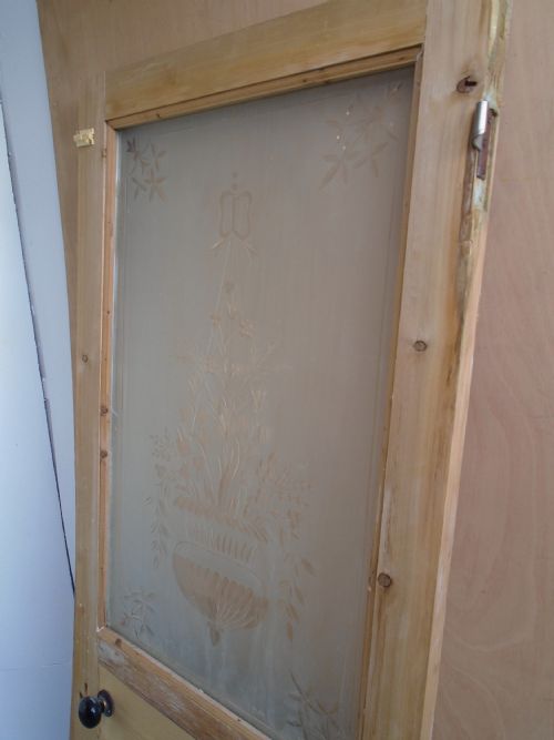 A GREAT VICTORIAN ETCHED BATHROOM ENSUITE UTILITY DOOR TO WAXPAINT - ADDITIONAL PHOTO 2