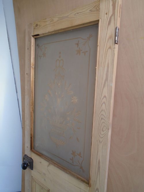 A FABULOUS VICTORIAN ETCHED BATHROOM ENSUITE UTILITY DOOR TO WAXPAINT - ADDITIONAL PHOTO 1