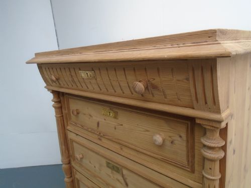 A VICTORIAN ANTIQUE OLD PINE TALL 5 DRAWER CHEST OF DRAWERS TO WAX PAINT - ADDITIONAL PHOTO 5