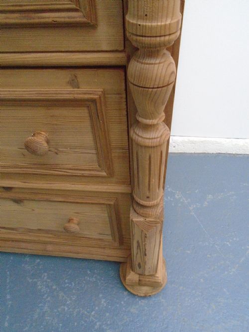 A VICTORIAN ANTIQUE OLD PINE TALL 5 DRAWER CHEST OF DRAWERS TO WAX PAINT - ADDITIONAL PHOTO 6