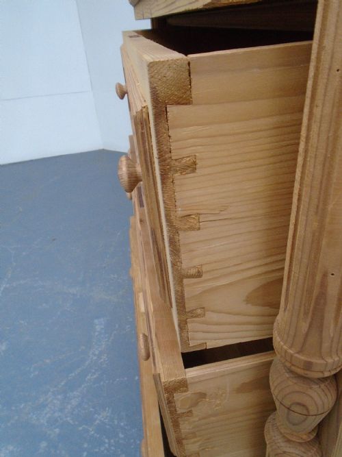 A VICTORIAN ANTIQUE OLD PINE TALL 5 DRAWER CHEST OF DRAWERS TO WAX PAINT - ADDITIONAL PHOTO 9