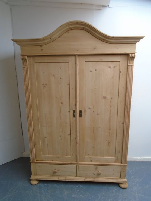 A SUPERB VICTORIAN ARCHED ANTIQUEOLD PINE 2DOOR KNOCKDOWN WARDROBE TO WAXPAINT - ADDITIONAL PHOTO 3