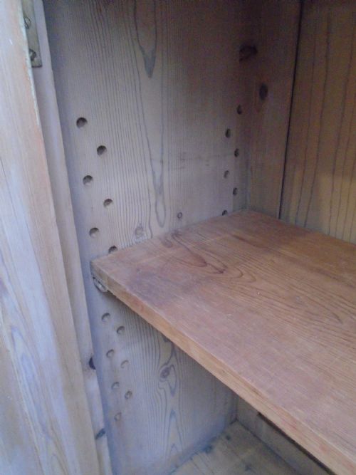 A WAXED VICTORIAN ANTIQUEOLD PINE ADJUSTABLE 2 DOOR STORAGE CUPBOARD - ADDITIONAL PHOTO 8
