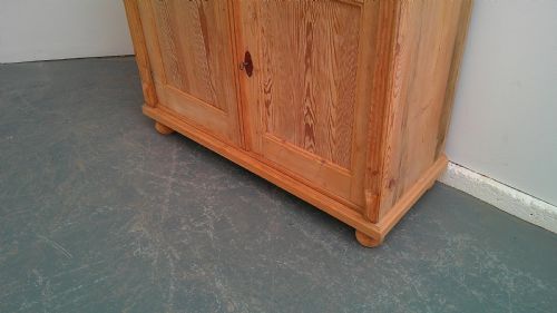 AN EARLY VICTORIAN ANTIQUEOLD PINE SHALLOW DRESSER BASE TO WAXPAINT - ADDITIONAL PHOTO 6
