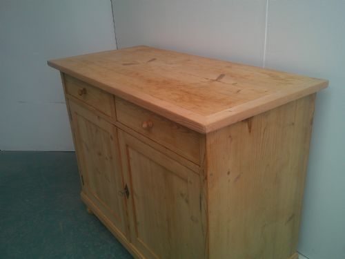 A QUALITY VICTORIAN ANTIQUE PINE 2 DOOR 2 DRAWER DRESSER BASE TO WAX PAINT - ADDITIONAL PHOTO 1