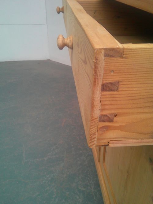 A QUALITY VICTORIAN ANTIQUE PINE 2 DOOR 2 DRAWER DRESSER BASE TO WAX PAINT - ADDITIONAL PHOTO 7