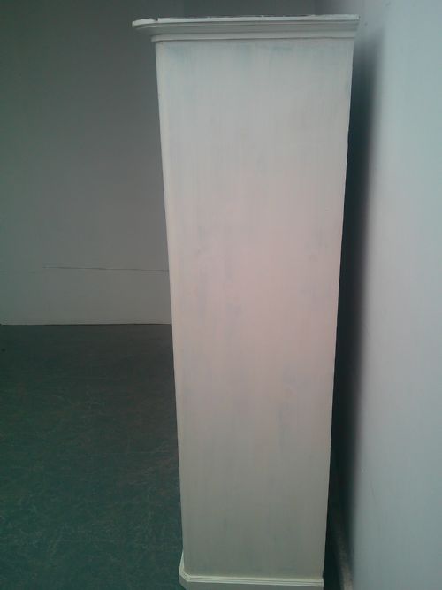 A LOVELY PAINTED WHITE ANTIQUE OLD PINE GEORGIAN 1 PIECE HALL WARDROBE - ADDITIONAL PHOTO 4