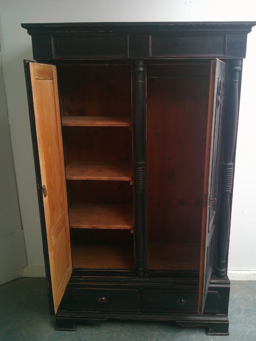 A BEAUTIFULLY PAINTED BLACK ANTIQUE OLD PINE GEORGIAN 1 PIECE HALL WARDROBE - ADDITIONAL PHOTO 8